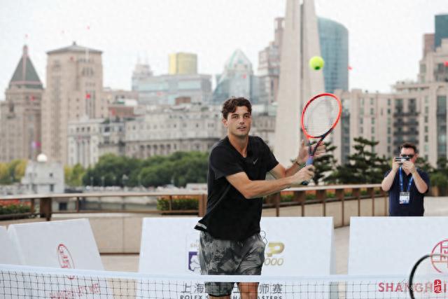 靠场上表现 靠场上表现